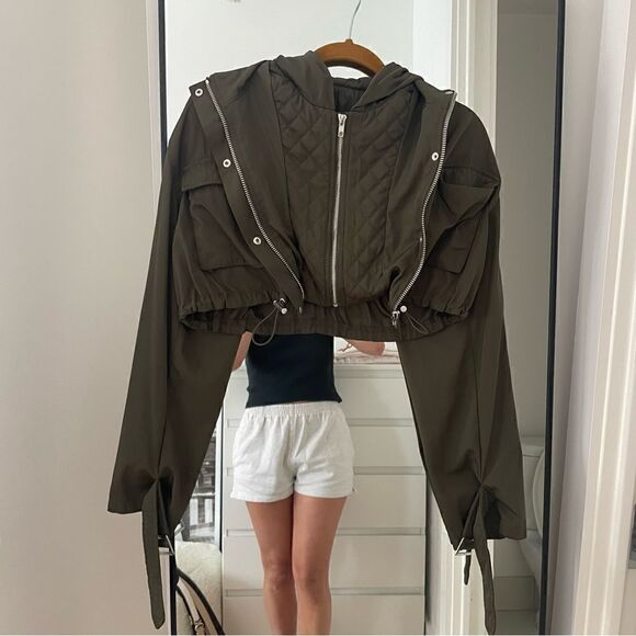 H:ours cargo double zipper crop jacket. Size M. Great for fall. silver hardware - Picture 3 of 4